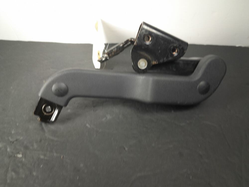 2002-2007 LIBERTY LEFT DRIVERS SIDE REAR SEAT BACK HINGE INNER